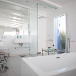 Image of the second bedroom's ensuite bathroom